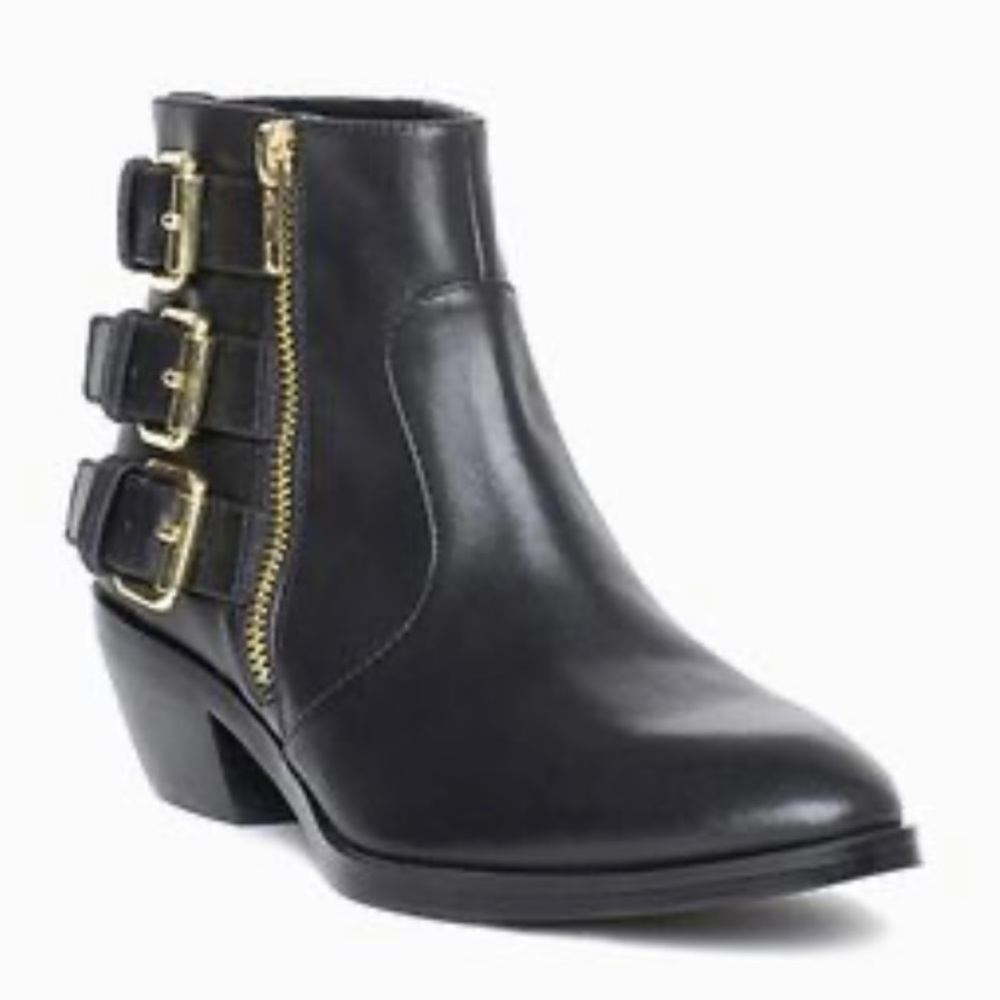 Shoemint ‘Sienna’ Boot. Black leather, gold hardware. Size 7. Like new!